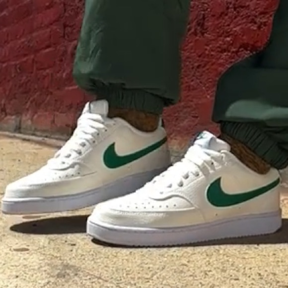Nike WMNS Court Vision Low Next
Nature
Sail/White/Malachite
Shoes
FQ8892-133 - Picture 14 of 16
